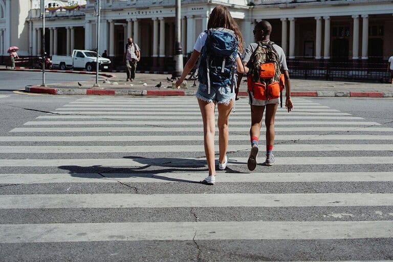 travelling couple nomads